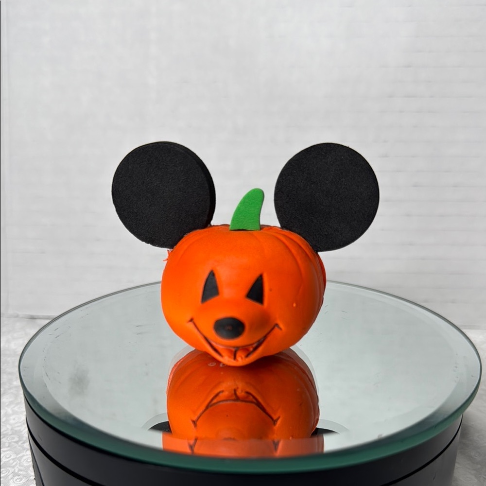 Mickey Mouse Pumpkin face car antenna topper 2”x2.6” Halloween decor